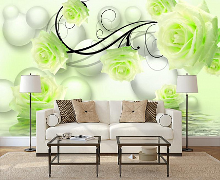 Зеленые розы с белыми шарами в интерьере гостиной с диваном