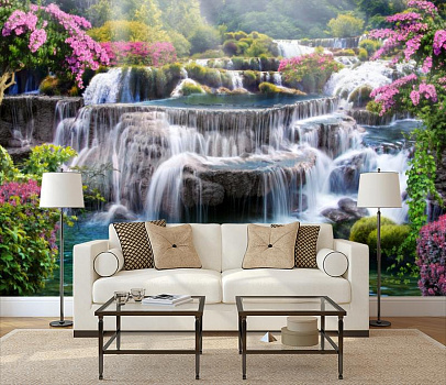 Каскадный водопад в интерьере гостиной с диваном