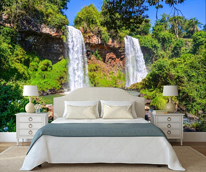 Два водопада в интерьере спальни