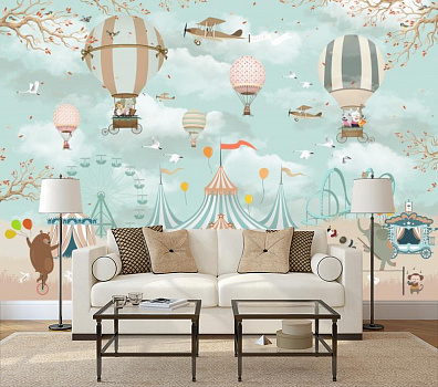 Цирк Шапито с самолетами и воздушными шарами в интерьере гостиной с диваном