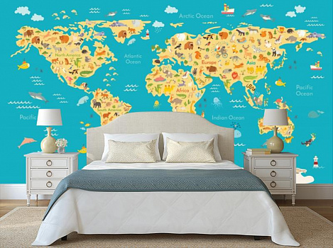 Животные на карте мира в интерьере спальни