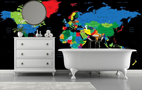 Карта мира на черном фоне в интерьере ванной