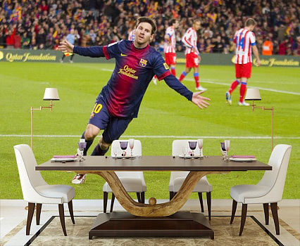 Футболист Месси в интерьере кухни с большим столом