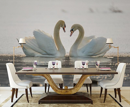 Лебединая пара в интерьере кухни с большим столом