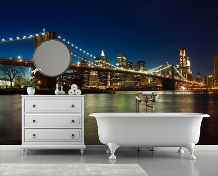 Бруклинский мост в ночи в интерьере ванной