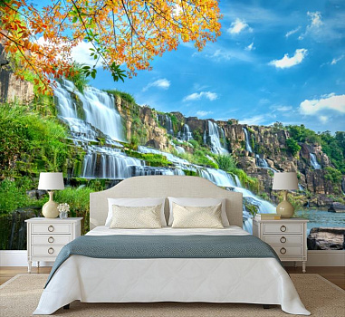 Ступенчатый водопад в интерьере спальни