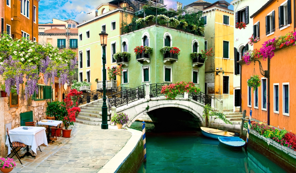 Дома Венеции в цветах