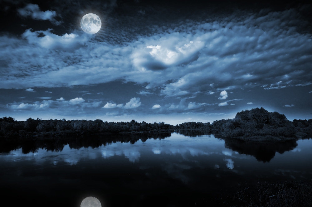 Ночь над рекой