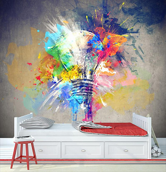 Разноцветный свет лампочки в интерьере детской комнаты мальчика