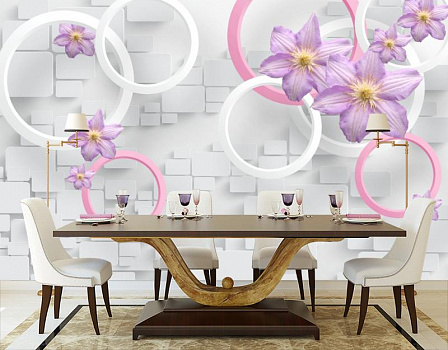 Белые и розовые кольца с цветами в интерьере кухни с большим столом