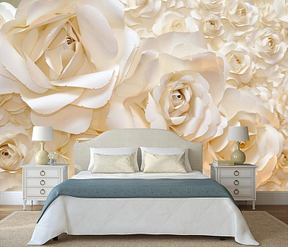 Стена из белых роз в интерьере спальни