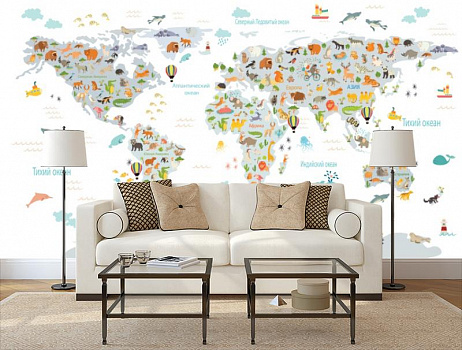 Карта мира из животных в интерьере гостиной с диваном