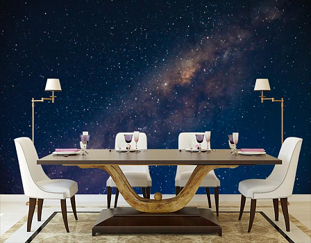Звездное небо в интерьере кухни с большим столом