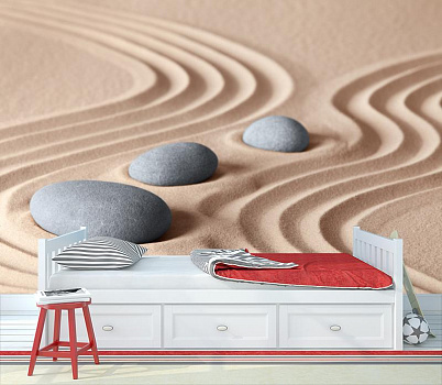 Серые камни на песке в интерьере детской комнаты мальчика
