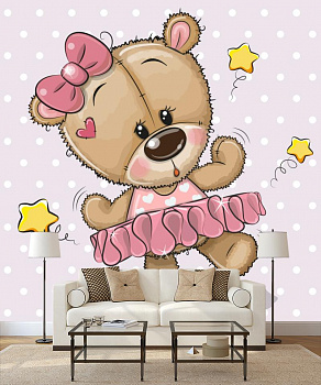 Девочка-медвежонок в интерьере гостиной с диваном