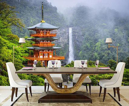 Японский храм в интерьере кухни с большим столом