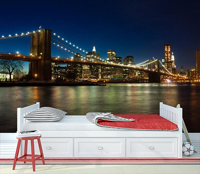 Бруклинский мост в ночи в интерьере детской комнаты мальчика