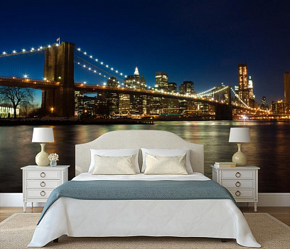 Бруклинский мост в ночи в интерьере спальни