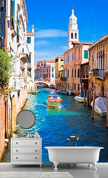 Венеция катера в канале   в интерьере ванной