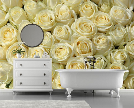 Гармония белых роз в интерьере ванной