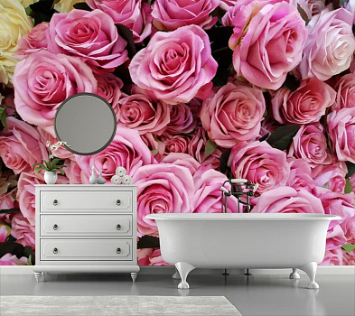 Розовый букет в интерьере ванной