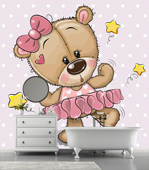 Девочка-медвежонок в интерьере ванной