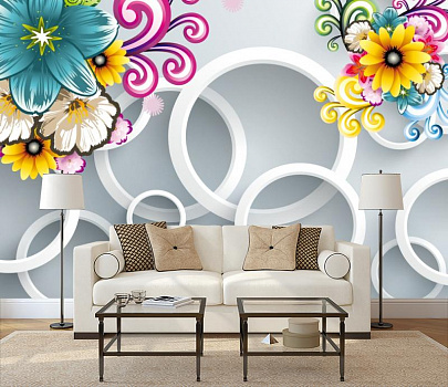 Белые кольца с яркими цветами в интерьере гостиной с диваном