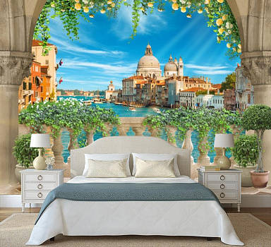 Белый балкон с видом на Венецию  в интерьере спальни
