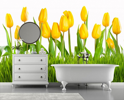 Желтые тюльпаны в интерьере ванной
