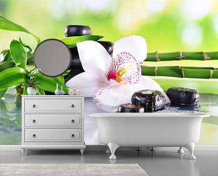 Белая орхидея в интерьере ванной