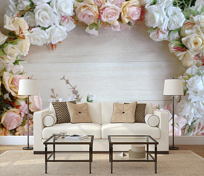 Венок из роз в интерьере гостиной с диваном