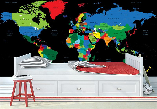Карта мира на черном фоне в интерьере детской комнаты мальчика