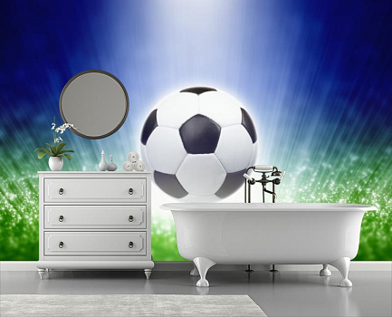 Футбольный мяч в интерьере ванной