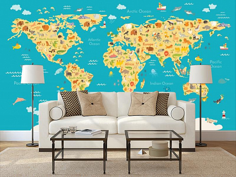 Животные на карте мира в интерьере гостиной с диваном