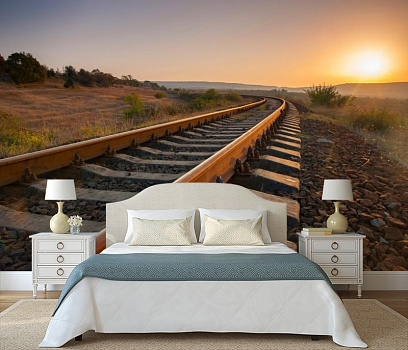 Железная дорога на закате в интерьере спальни