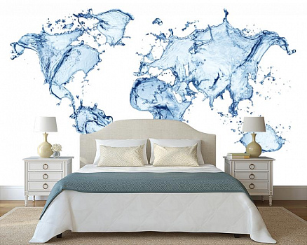 Карта мира из воды в интерьере спальни