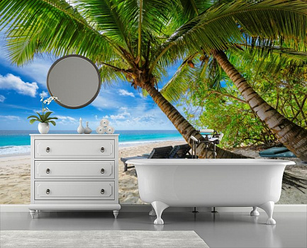 Отдых под пальмой в интерьере ванной