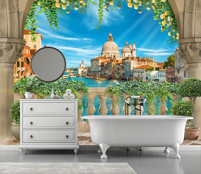 Белый балкон с видом на Венецию  в интерьере ванной