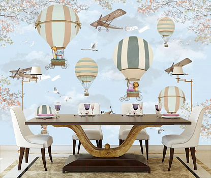 Воздушные шары на голубом небе в интерьере кухни с большим столом