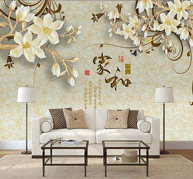 Белые цветы на стене в интерьере гостиной с диваном
