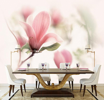 Нежность цветов в интерьере кухни с большим столом