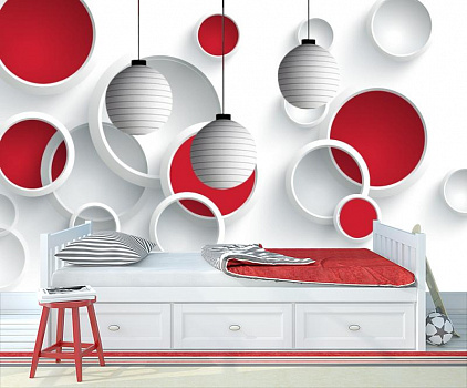 Полосатые шары в красных кругах в интерьере детской комнаты мальчика