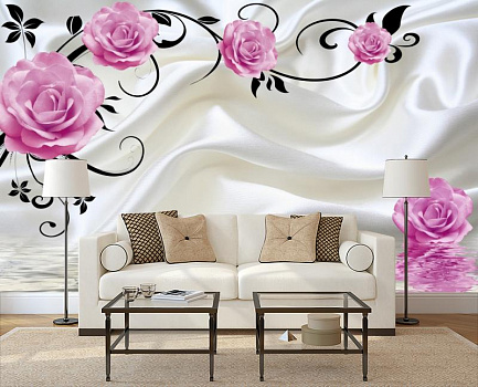 Розы и белый шелк в интерьере гостиной с диваном