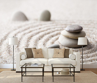 Серые камни в интерьере гостиной с диваном