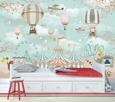 Цирк Шапито с самолетами и воздушными шарами в интерьере детской комнаты мальчика