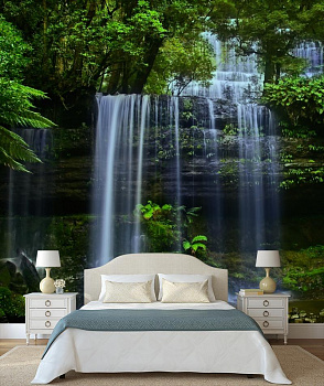 Нежный водопад в интерьере спальни