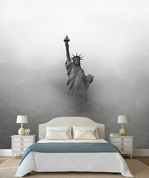 Статуя Свободы в интерьере спальни