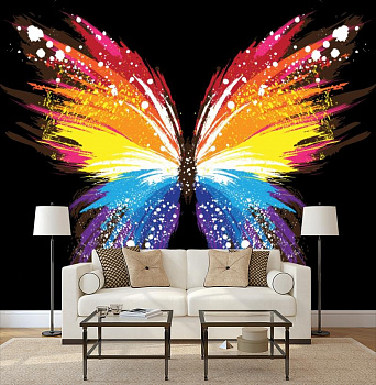 Яркая бабочка в ночи в интерьере гостиной с диваном