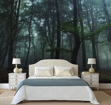 Темный лес в интерьере спальни